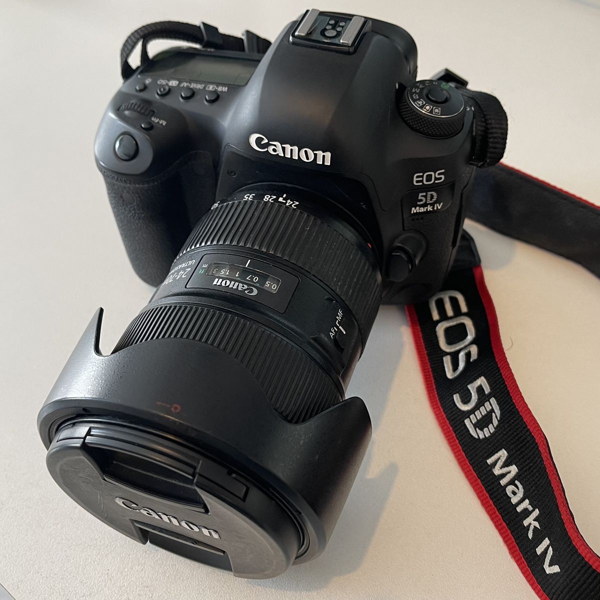 Canon 5D Mark IV – 30,4 MP – 24k Déclenchements Seulement – Très Bon état